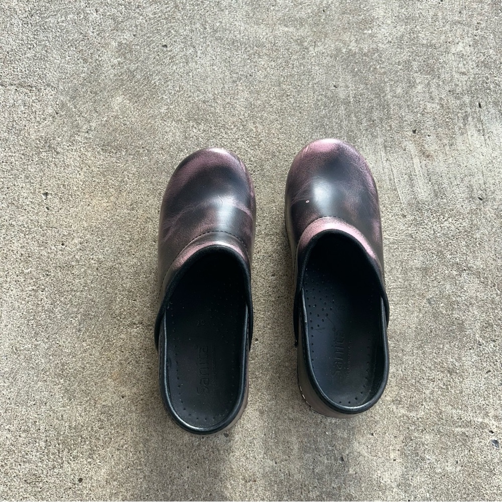 Sanita Professional Clogs Metallic Slip Ons Size 37 Distressed Danish US 6 - Picture 6 of 9